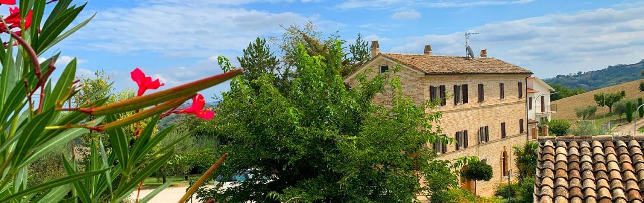 La Collina Apartment Monsampietro Morico Bagian luar foto