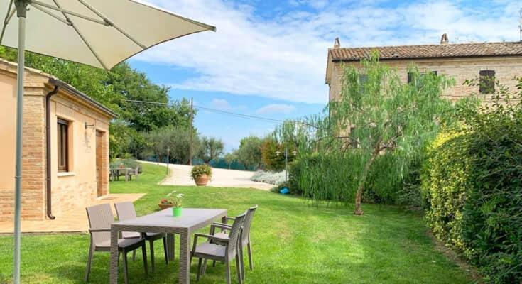 La Collina Apartment Monsampietro Morico Bagian luar foto