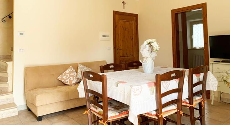 La Collina Apartment Monsampietro Morico Ruang foto